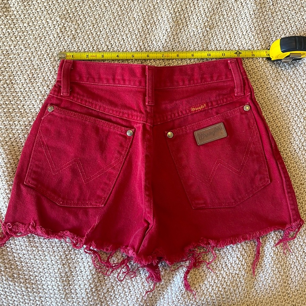 VINTAGE RED WRANGLER DISTRESSED SHORTS